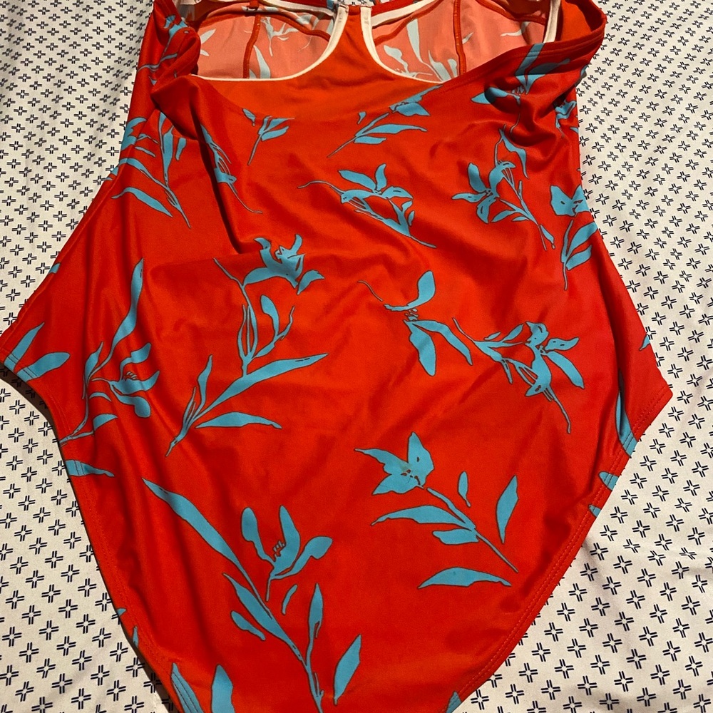Swimming suit new but no tag xl orange red color